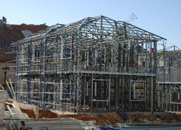輕鋼結(jié)構(gòu)別墅建筑的優(yōu)勢大全 打算建房的人可以學習一下(圖1)